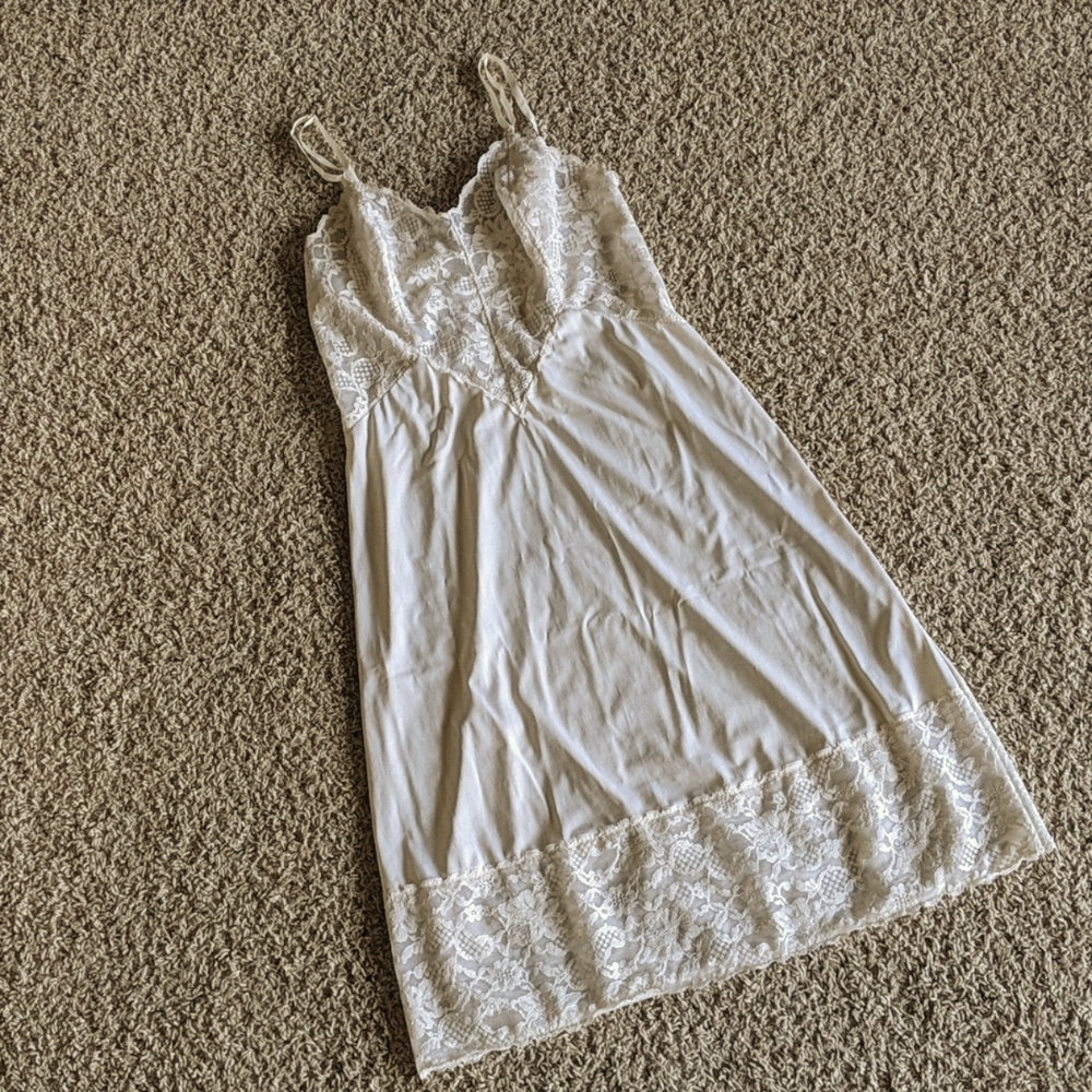 Vintage Vanity Fair Ivory lace slip